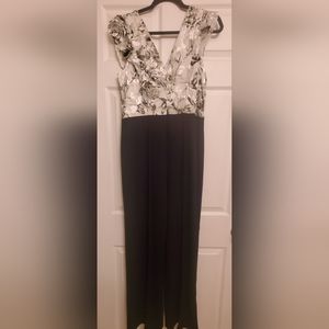 White House Black Market Jumper Pants Size 8 Pants Suit